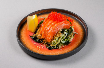 Салат с лососем